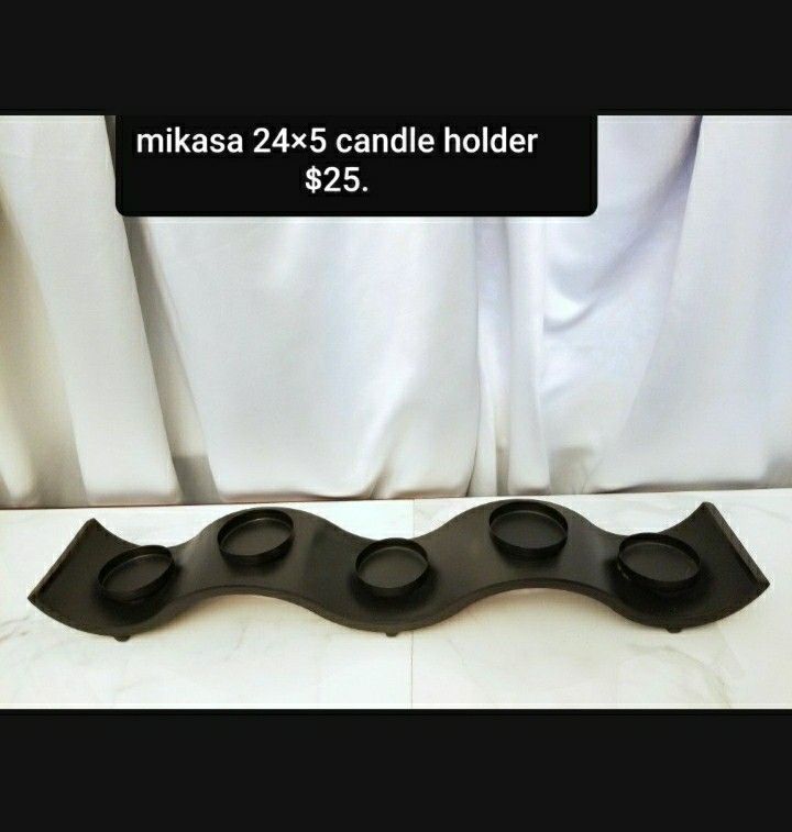 Black metal candle holder