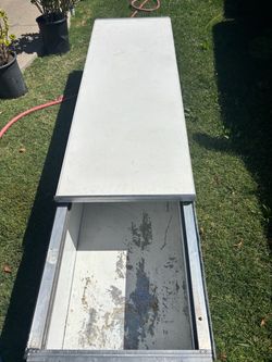 Truck trunk