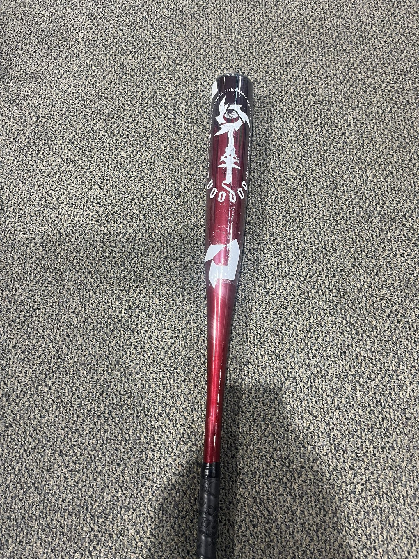 Brand new 34” 31 oz DeMarini Voodoo One BBCOR Bat 2025