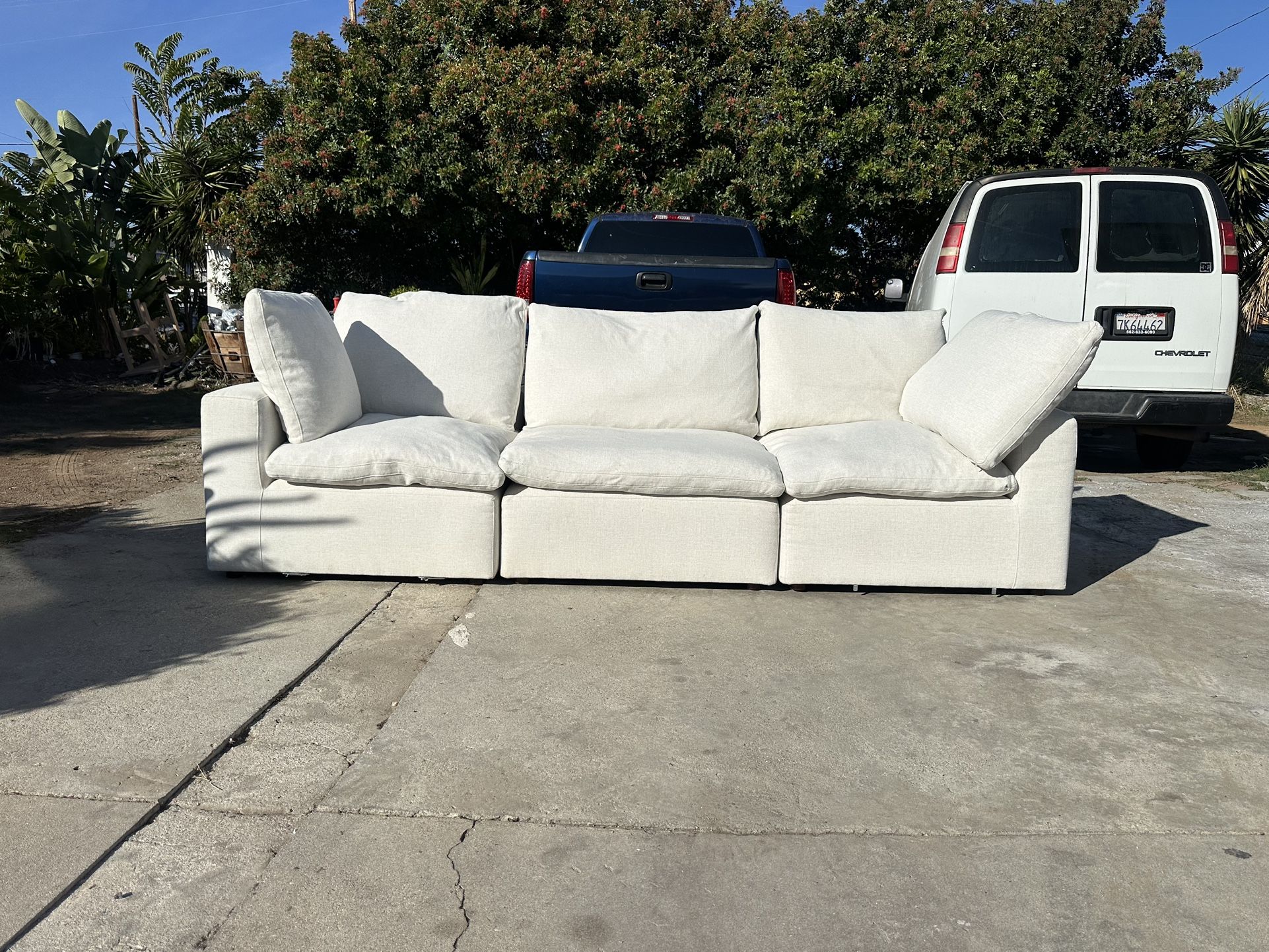 Bassett Furniture 3 Pcs Modular Cloud Couch