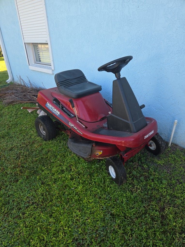 Craftsman Riding Lawnmower