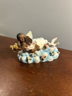 Black Angel in Cloud with Roses and Dove figurine (velvet bottom)