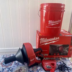 Milwaukee M12 12 V Lithium Ion Cordless Drain Snake Auger With 1.5 Ah Battery 5/16" X 25 Ft Cable Charger,& Bucket 