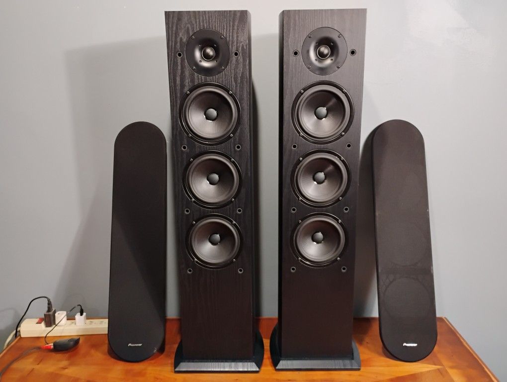 Pioneer SP-FS52 Speaker Towers Designed By Andrew Jones