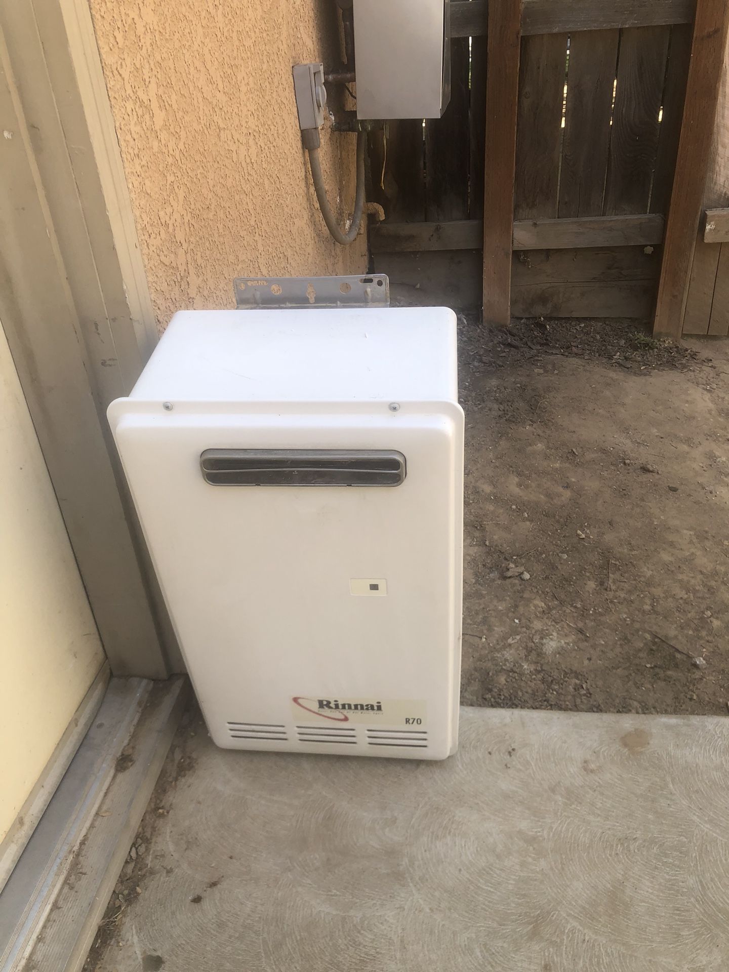 Rinnai R70 In Good Working Condition