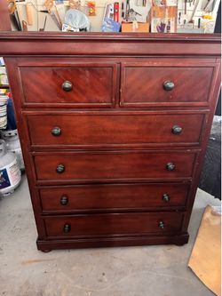 Dresser