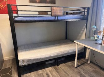 Industrial Metal & Wood Bunk Bed Frame 🪵 (Perfect Condition)