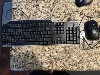 Dell KB5222 Business Multimedia Wired Keyboard With Mouse