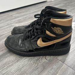 Air Jordan 1 Retro High OG 'Black Metallic Gold' 9.5M