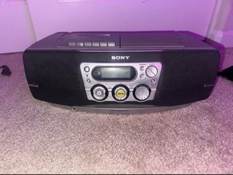 Vintage Y2K Sony CD Player