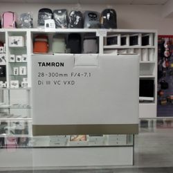 Tamron 28-300mm F/4-7.1 Di III VC VXD