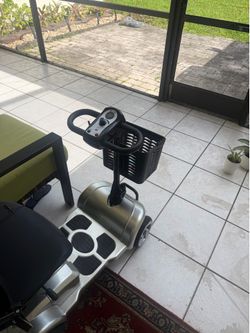 Mobility scooter 2 months old amazing deal