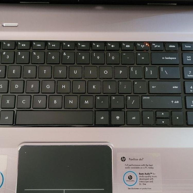 HP dv7-4270us 17" Laptop. READ DESCRIPTION