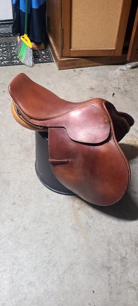 Crosby Hunterdon Spring Seat English saddle