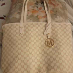 LADIES SHOULDERS BAG