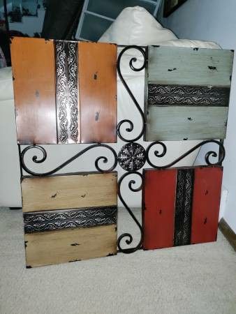 Metal Wall Decor/Picture. 28" X 28".