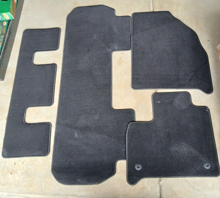 2019 Chevy Traverse Cloth Floor Mats Set NEW