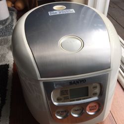 Sanyo 10 Cup Rice Cooker
