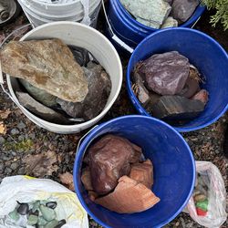 Large Decorative Garden Stones – Multiple Buckets – Landscaping Rocks