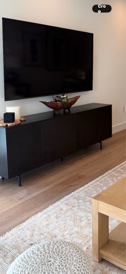 Tv console