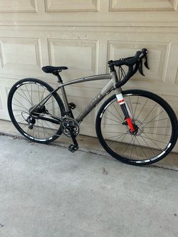Diamondback Airen 1 48cm 105 disk brakes road hybrid gravel bike