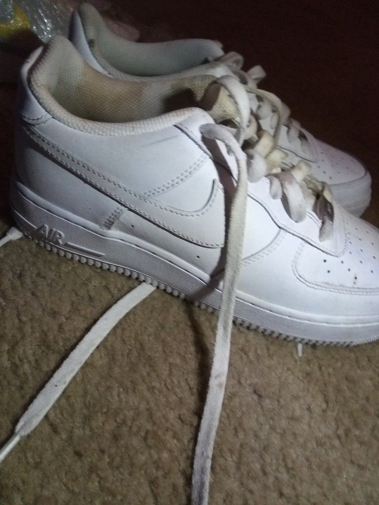 Kids Nike Air Force Ones Size 7Y