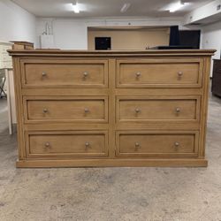 Beautiful Modern 6 Drawer Dresser