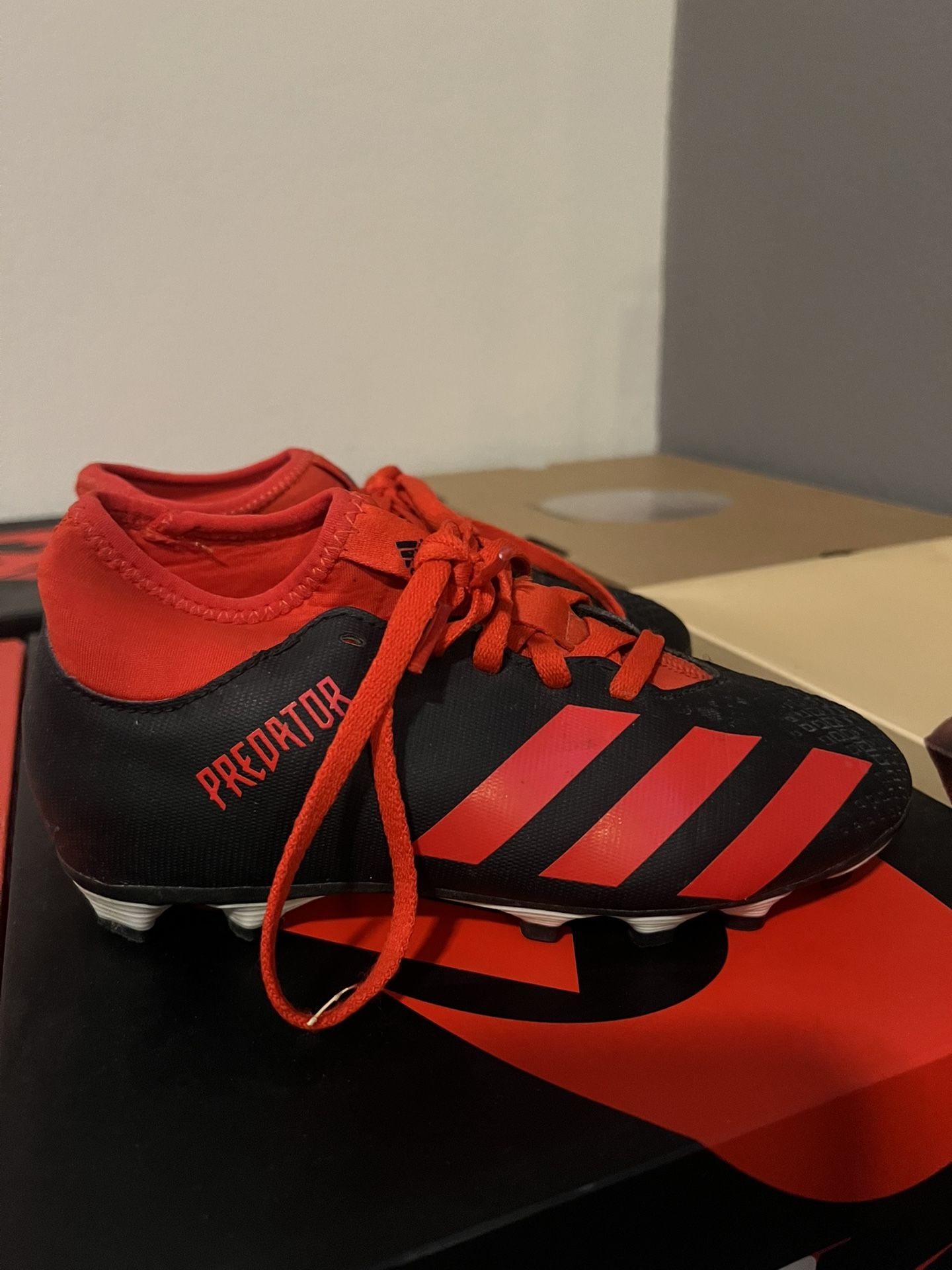 adidas Unisex Club Sock J Football Boots Flexible Groun (Little Big Kid) Sneaker