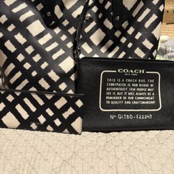 Coach Double Sided Plus Coin Purse Used In Excellent Condition 