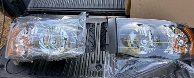 02-05 Dodge Ram Black Amber Reflector Headlights