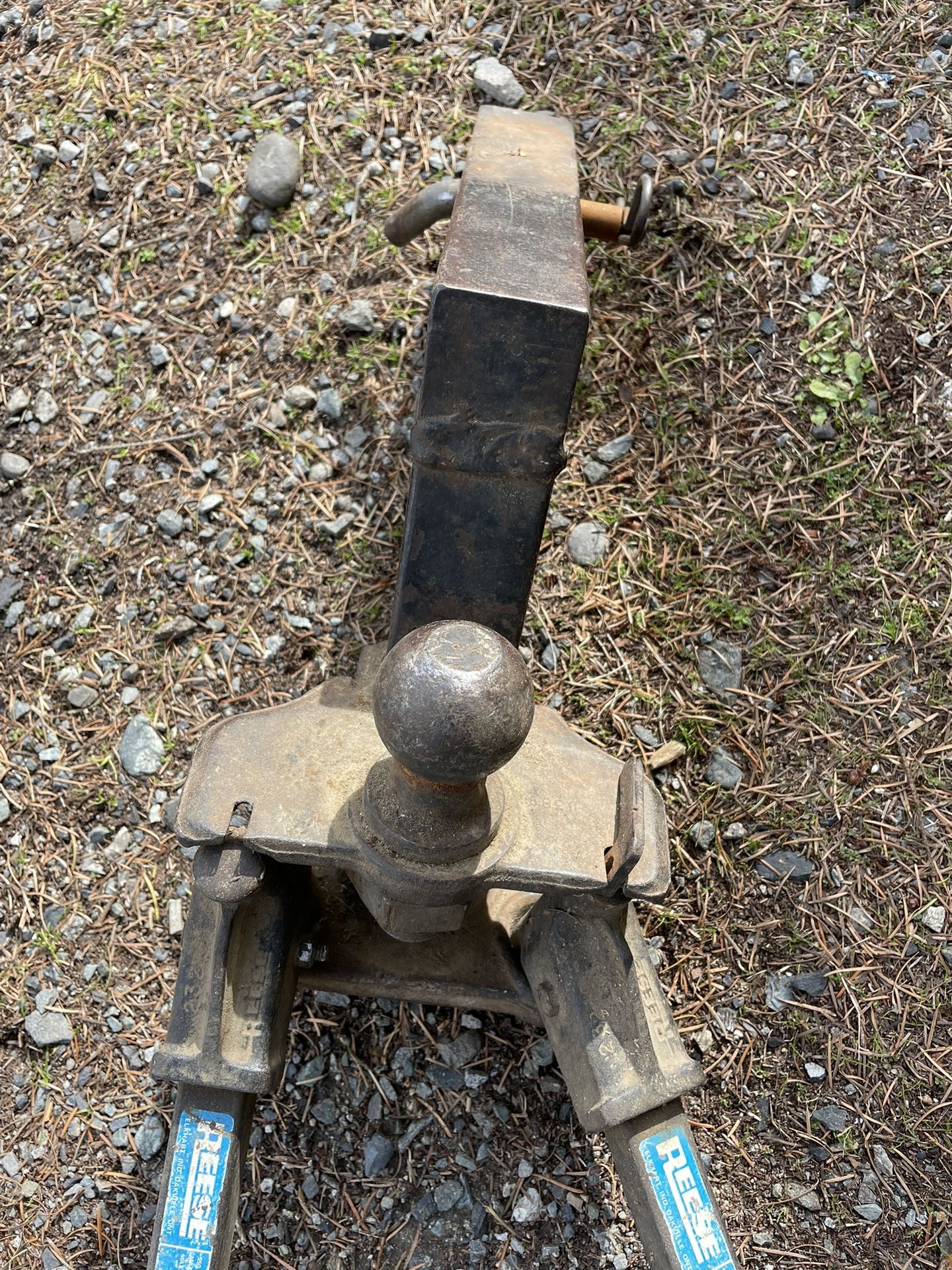 Reeses Equalizer Hitch