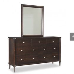 Dresser With Mirror 