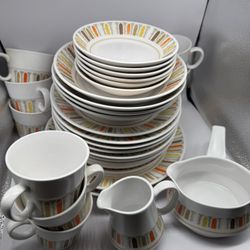 33-Piece Set of 1970s Noritake MARDI GRAS Dinnerware