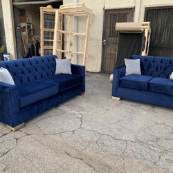 $1199 Brand New Sofa And Loveseat Set (read description)