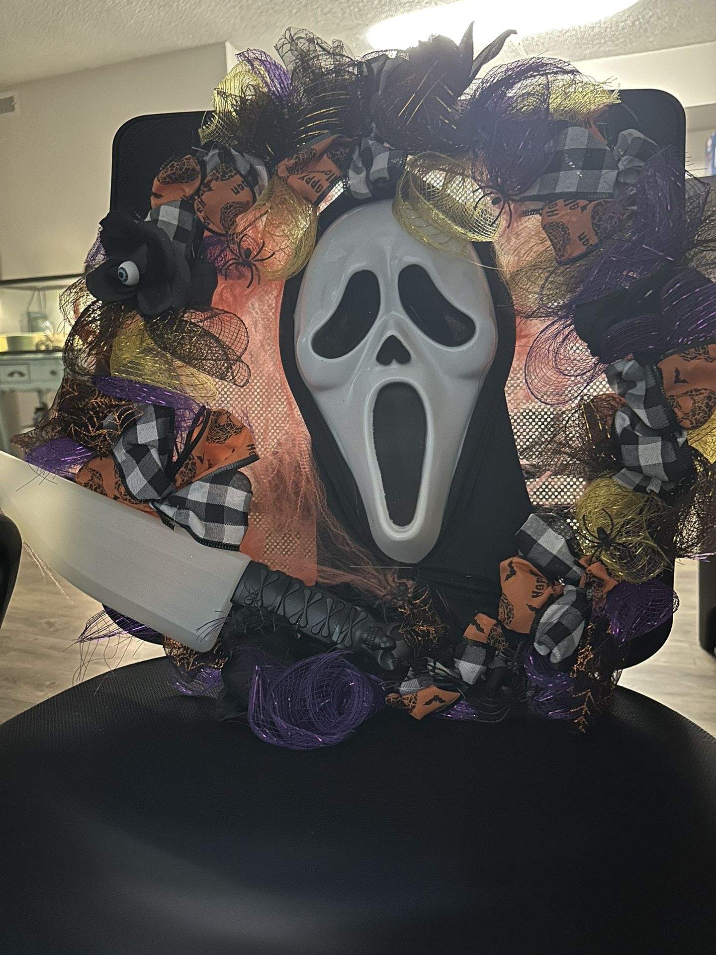 Scream Halloween Glow In Dark Knife Wreath