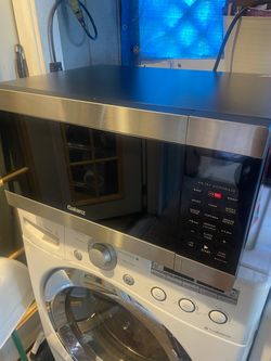 GAlANZ MICROWAVE AND AIR FRYER $45