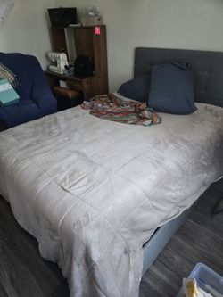 FULL SIZE BED & MATTRESS