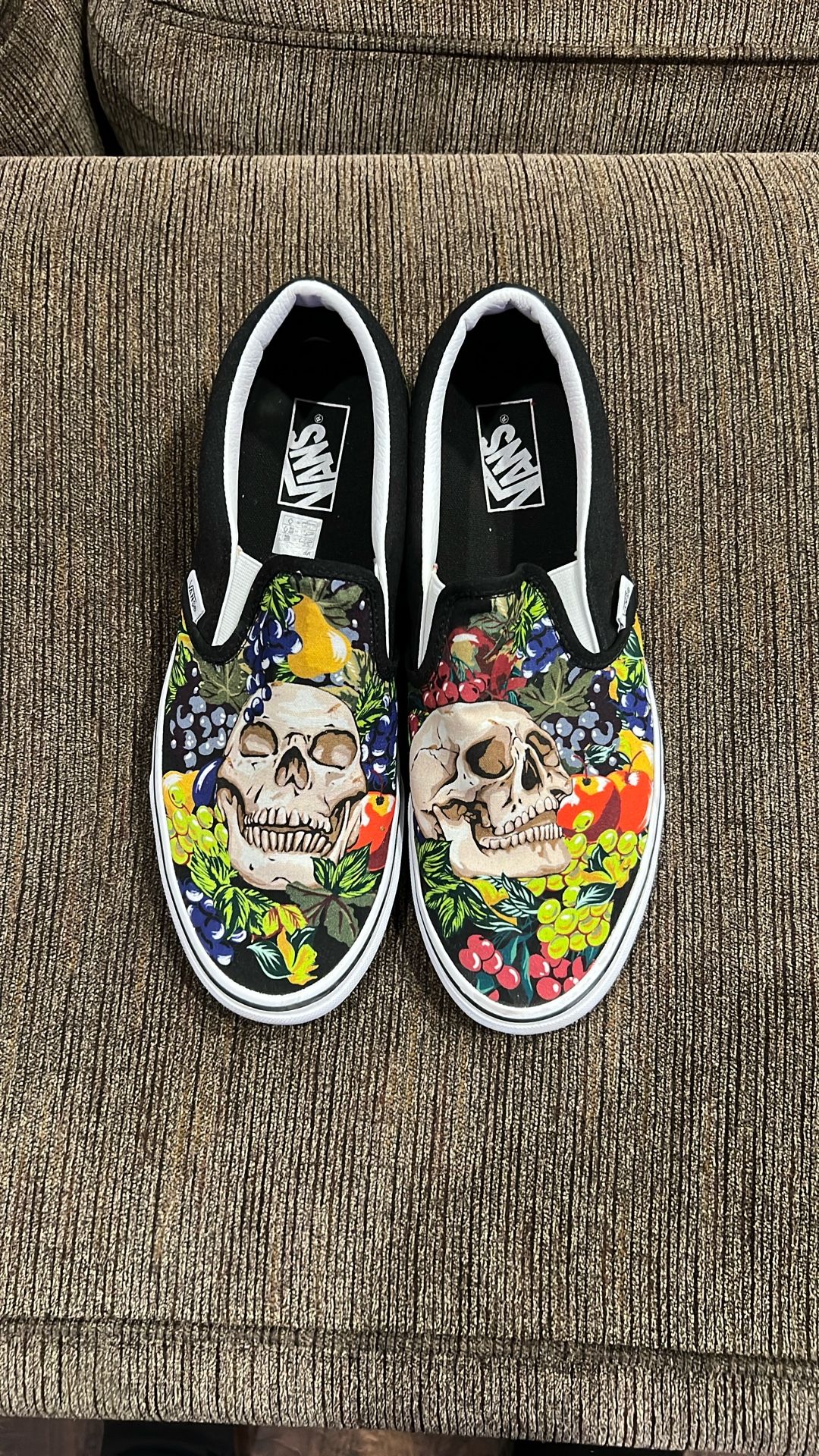 Vans Men’s Size 11.5 Skull Shoes