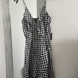 Express Black and White Dress in Size X Small