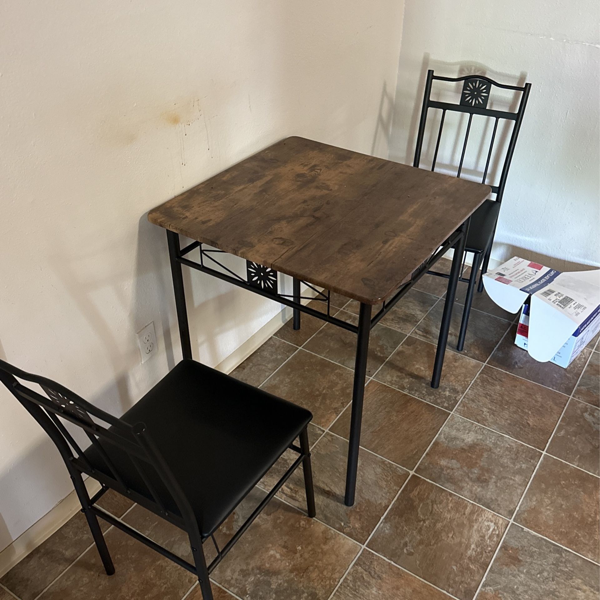 Table With Chairs 