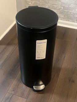 Trash can