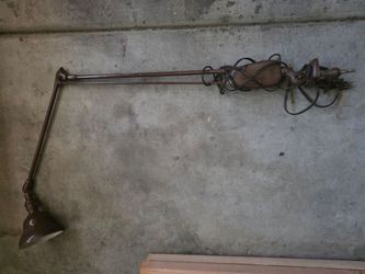 Dazor floating fixture