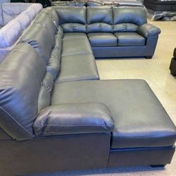 Brand New Ashley Aberton Gray Sectional Oversized 