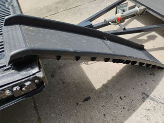 Portable folding ramp