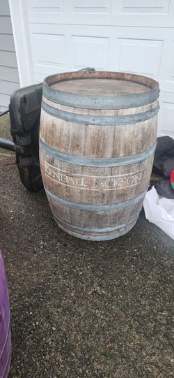 Wine barrel