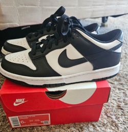 Boys nike dunk low size6