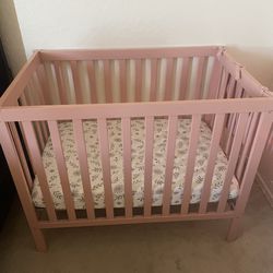 Mini crib
