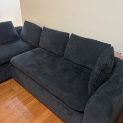 Black Sectional Sofa w/ Chaise & Arm Storage