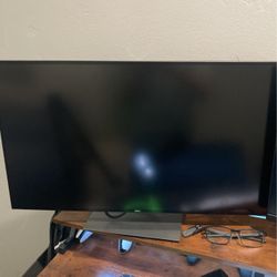 Dell 27” Sharp Edge Monitor. 60hz And 4K Resolution 