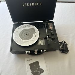 Victrola Journey Black Suitcase Record Player